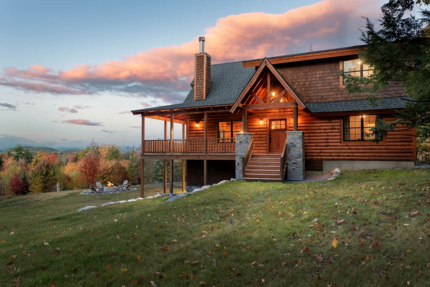 Luxury Log Cabin with Panoramic Mountain Views in Conway, New Hampshire