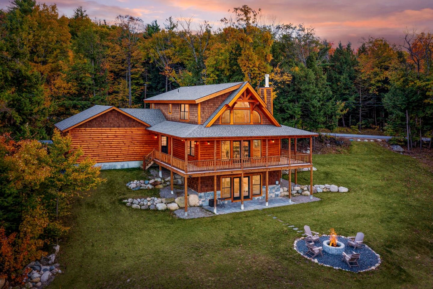 Luxury Log Cabin with Panoramic Mountain Views in Conway, New Hampshire
