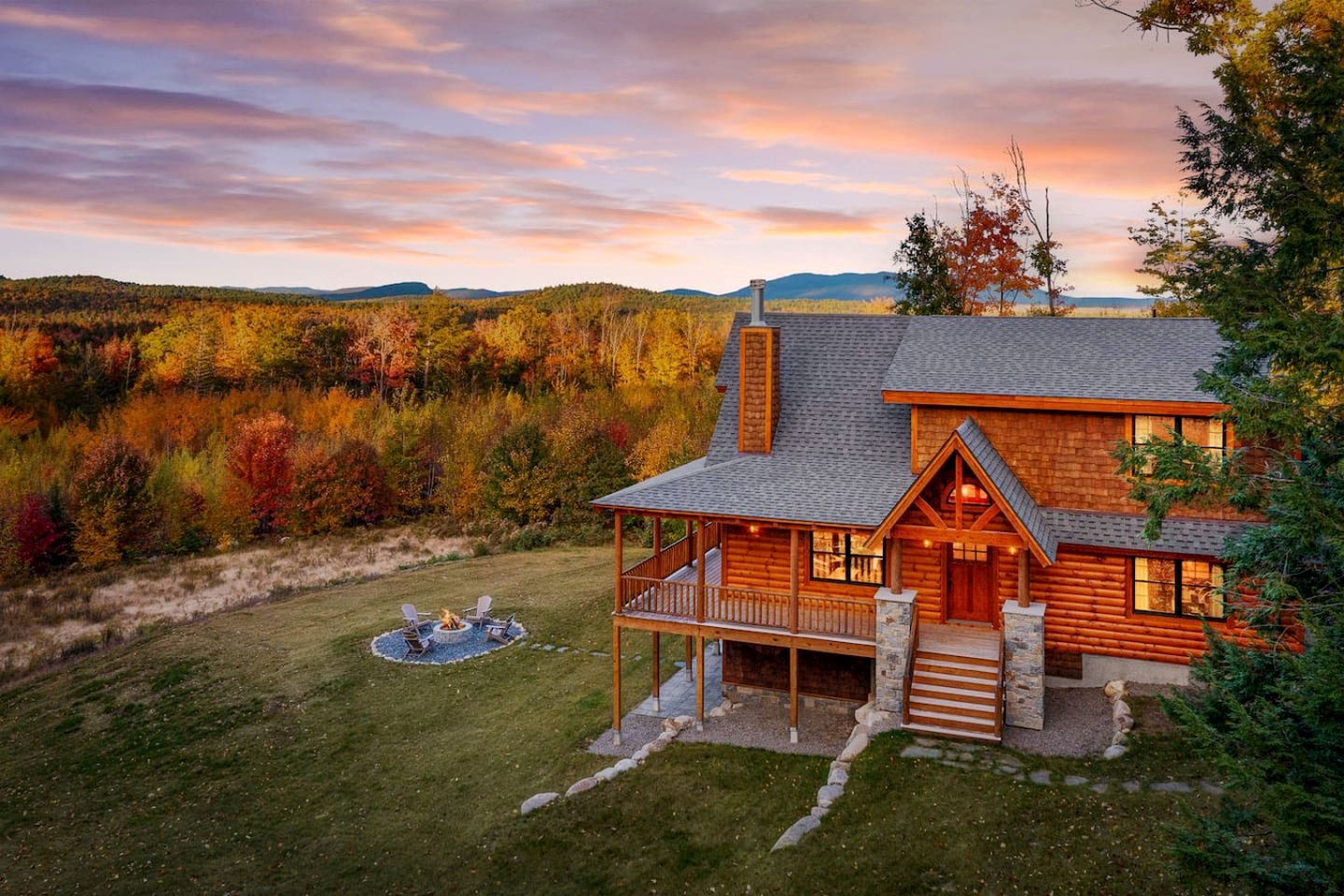Luxury Log Cabin with Panoramic Mountain Views in Conway, New Hampshire