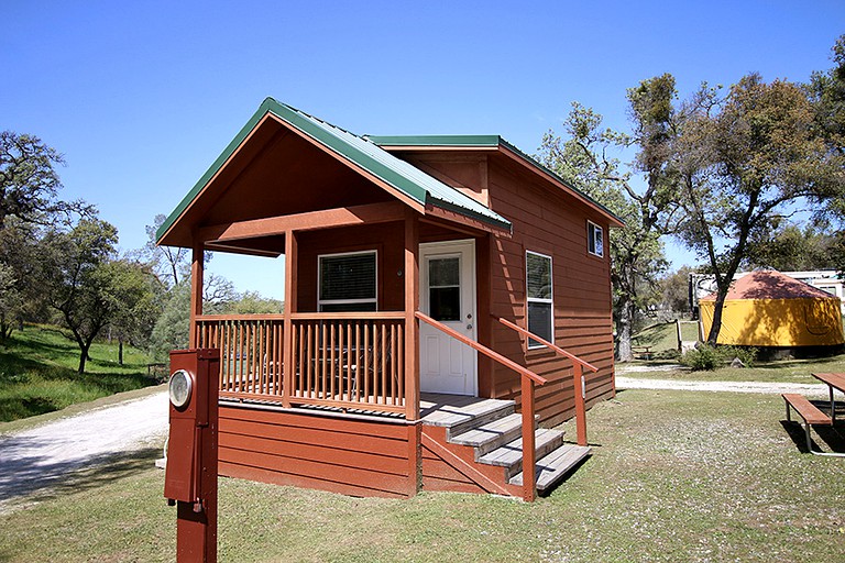 Cabins (Coarsegold, California, United States)