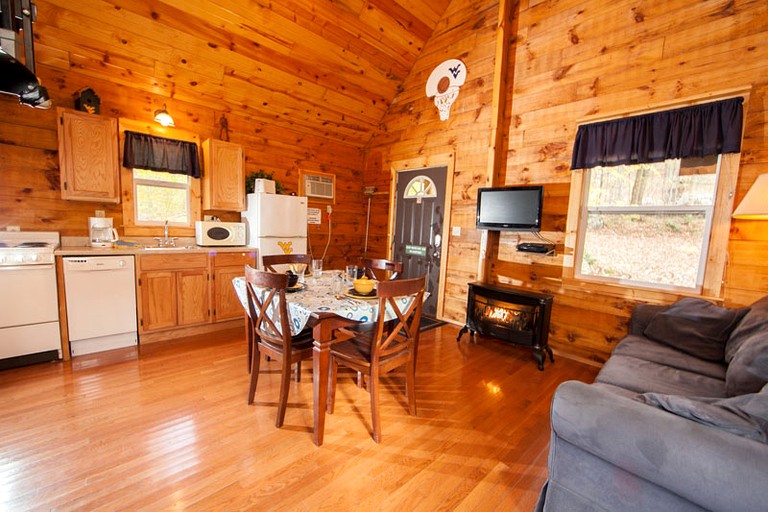 Cabins (United States of America, Bruceton Mills, West Virginia)