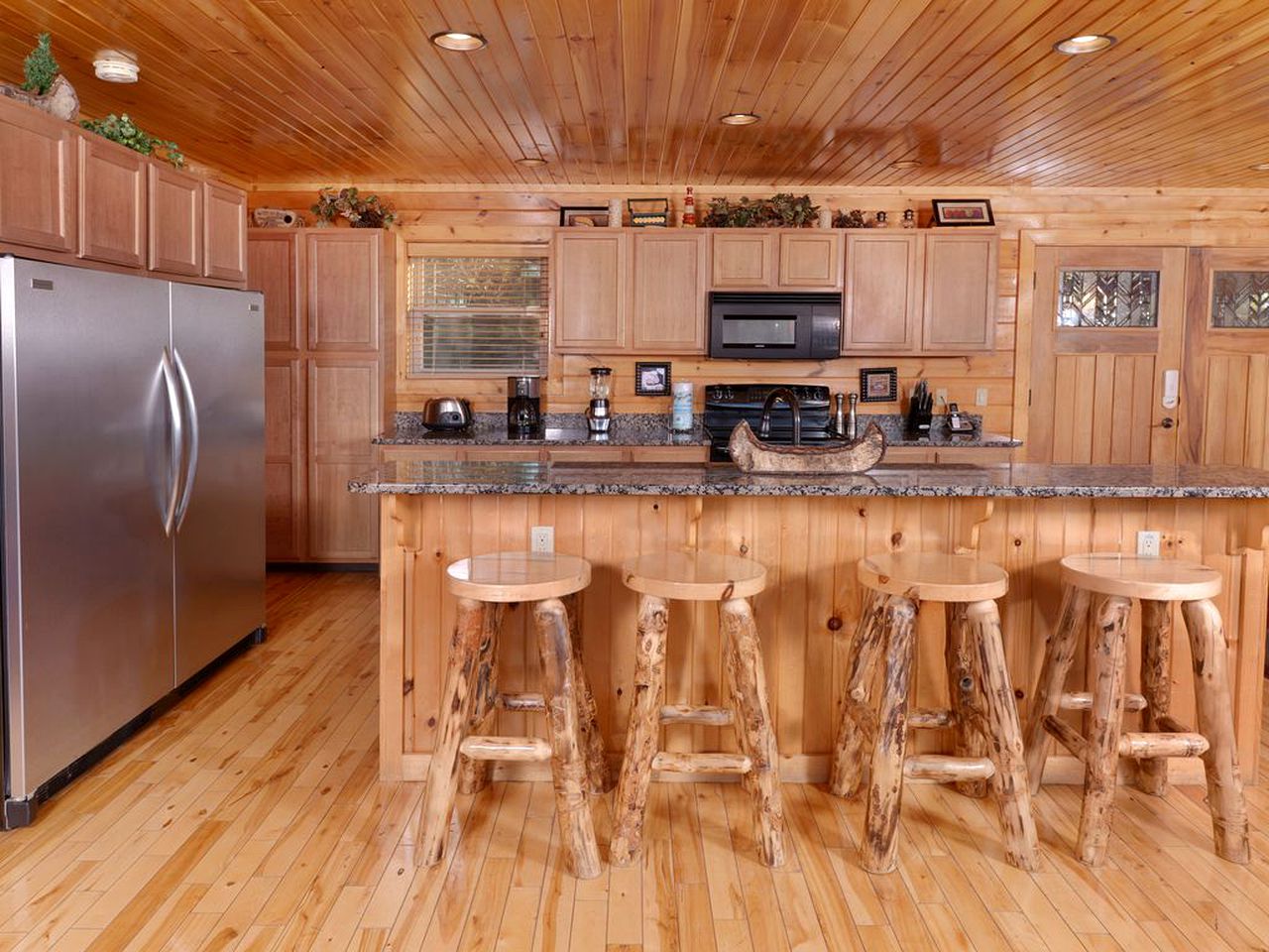 Luxury Cabin Getaway with a Private Hot Tub near Pigeon Forge in Tennessee