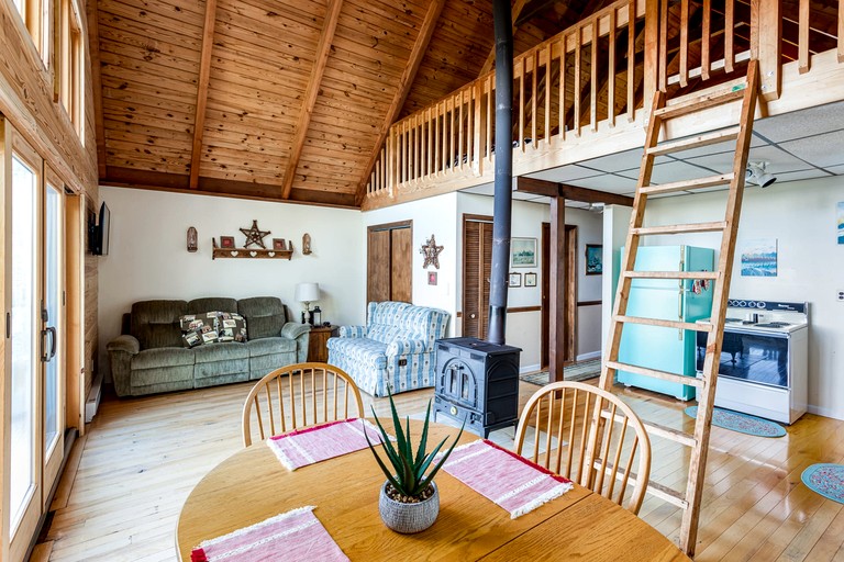 Cabins (United States of America, Great Cacapon, West Virginia)