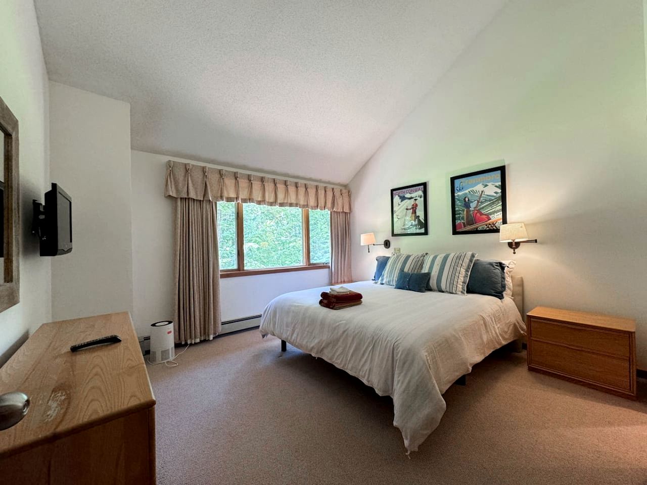 Mountainside Cabin Perfect for Winter Sports New Hampshire