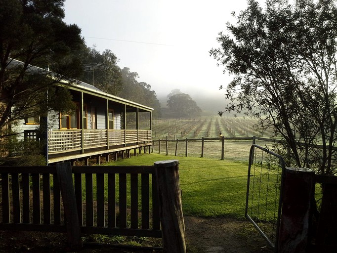 Cabins (Ararat, Victoria, Australia)