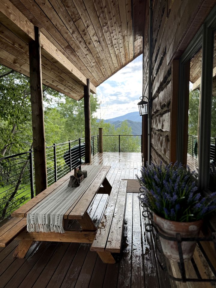 Mountain Cabin with Lake Views and Hot Tub Near Palisades Reservoir, Idaho