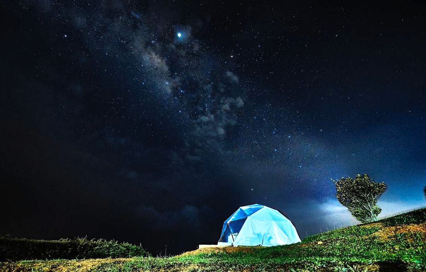 Mountaintop Glamping Dome for a Romantic Getaway in Santander, Colombia