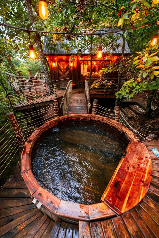 Mountaintop Tree House Retreat With Scenic Views Close to Chattanooga and Tennessee Valley, Georgia