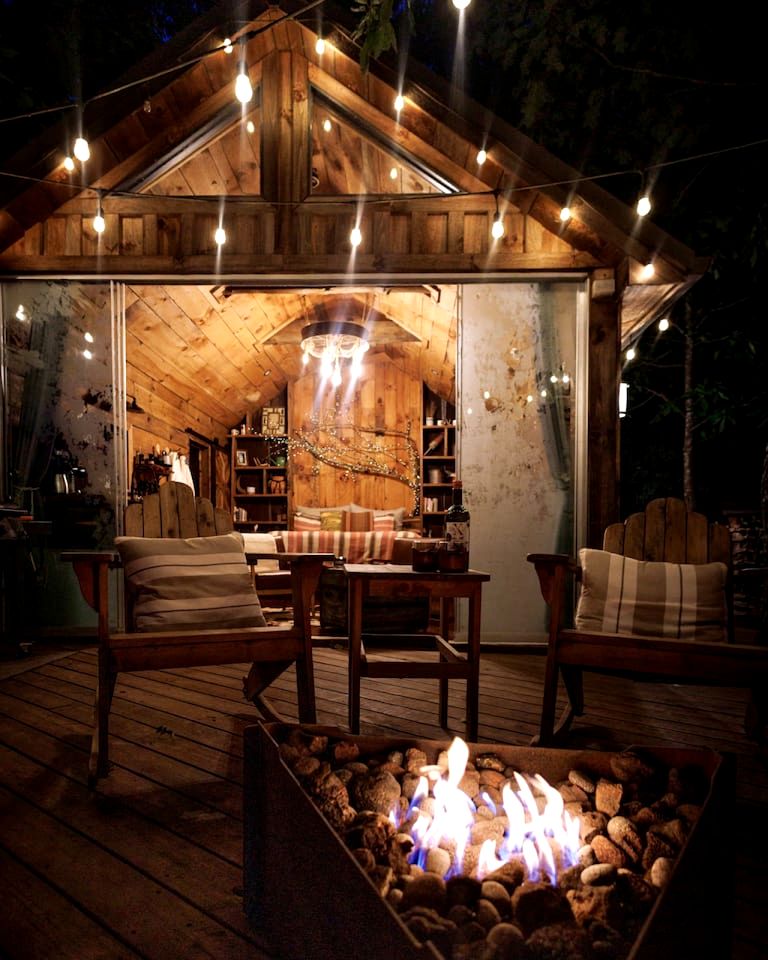 Mountaintop Tree House Retreat With Scenic Views Close to Chattanooga and Tennessee Valley, Georgia