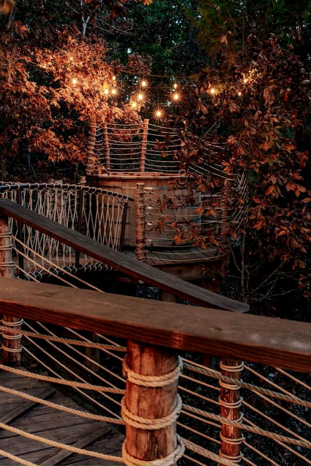 Mountaintop Tree House Retreat With Scenic Views Close to Chattanooga and Tennessee Valley, Georgia