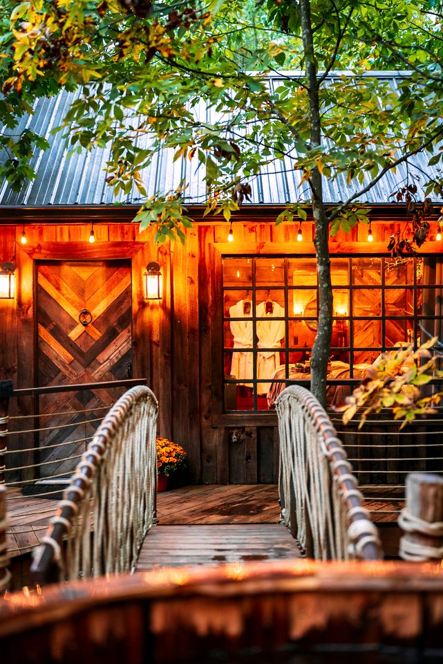 Mountaintop Tree House Retreat With Scenic Views Close to Chattanooga and Tennessee Valley, Georgia