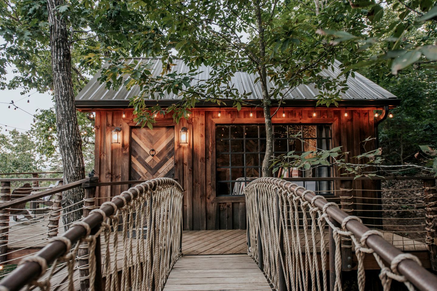 Mountaintop Tree House Retreat With Scenic Views Close to Chattanooga and Tennessee Valley, Georgia