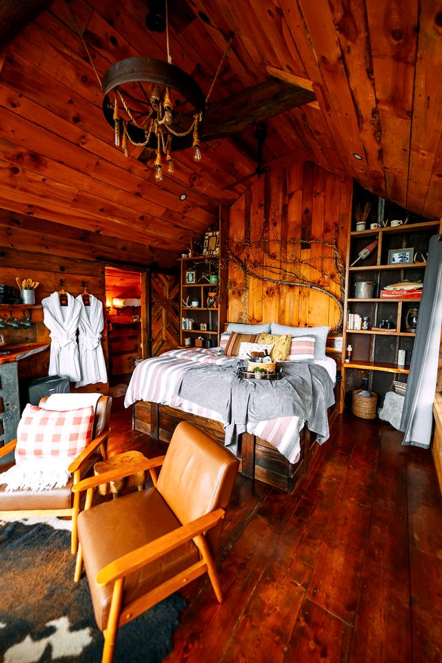 Mountaintop Tree House Retreat With Scenic Views Close to Chattanooga and Tennessee Valley, Georgia