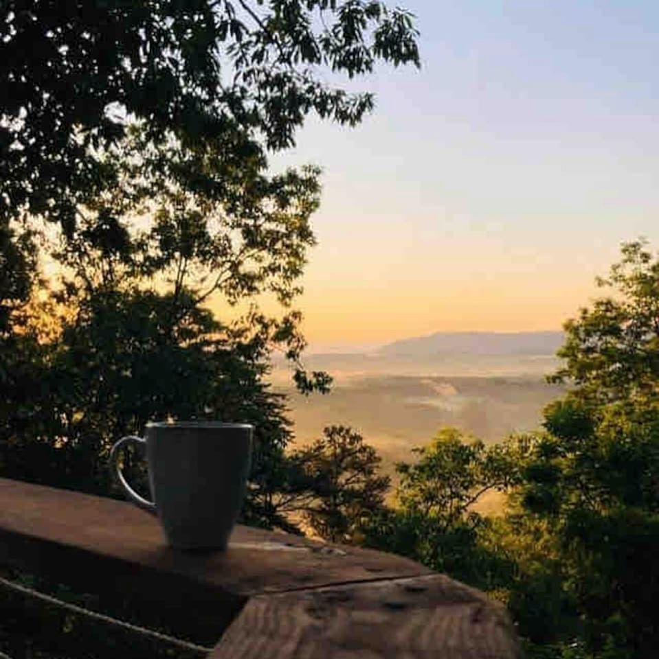 Mountaintop Tree House Retreat With Scenic Views Close to Chattanooga and Tennessee Valley, Georgia