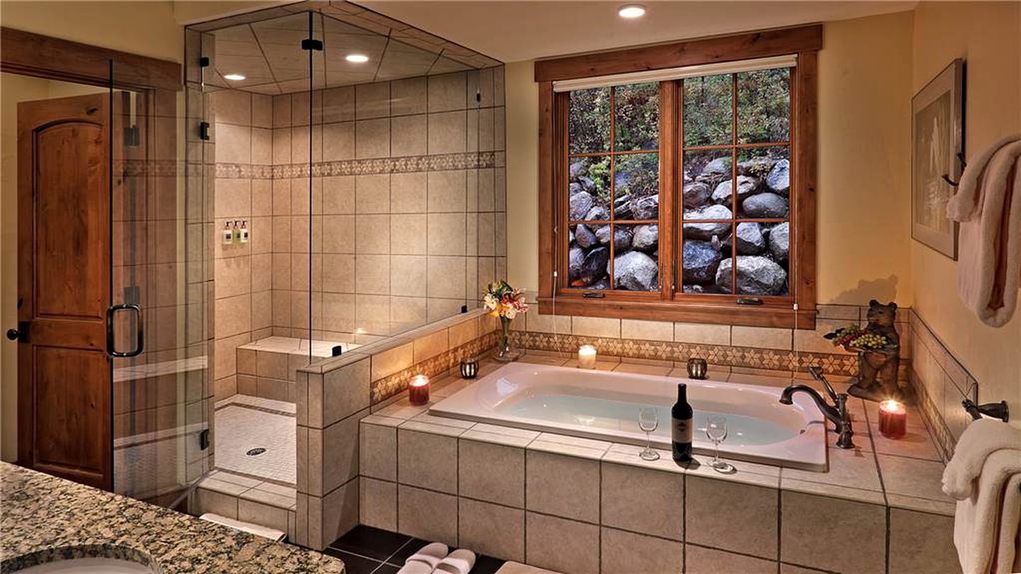 Spacious Family Cabin with a Private Hot Tub in Steamboat Springs, Colorado