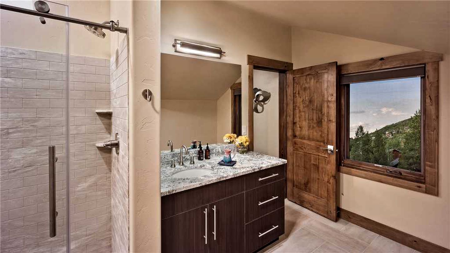 Luxury Mountain Retreat with a Private Hot Tub in Steamboat Springs, Colorado