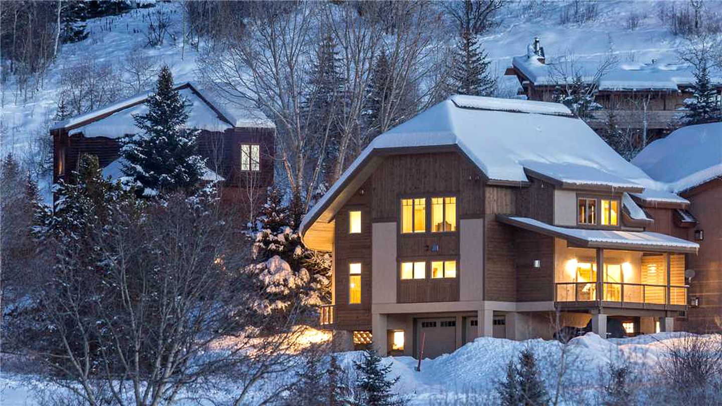 Luxury Mountain Retreat with a Private Hot Tub in Steamboat Springs, Colorado