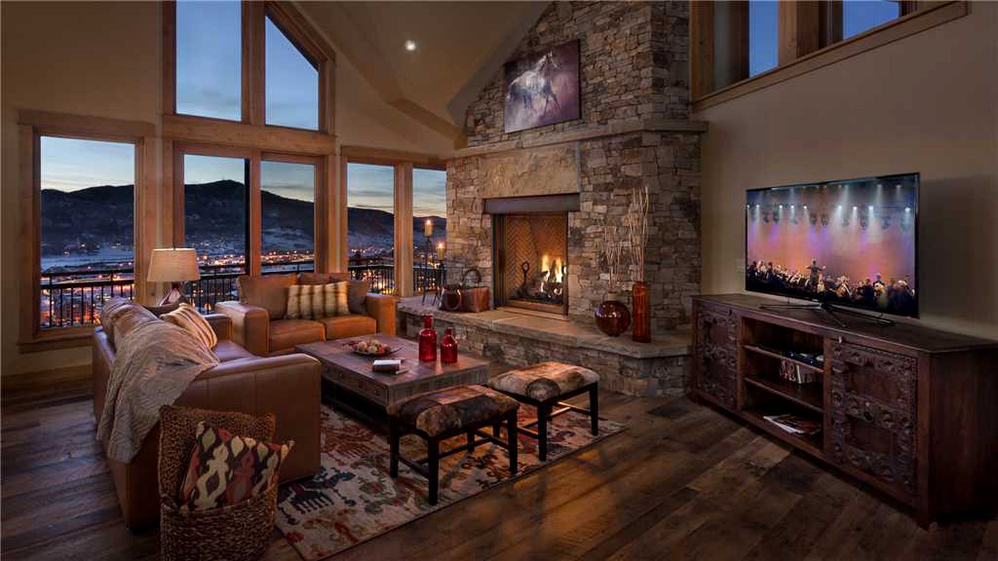 Stately 32-Person Vacation Rental for a Ski Retreat in Steamboat Springs, Colorado