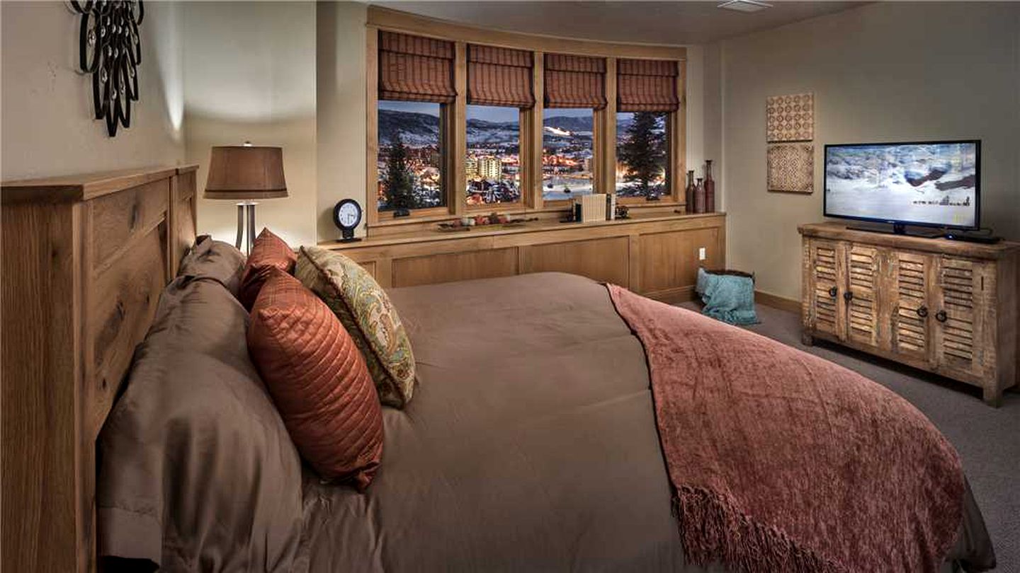 Stately 32-Person Vacation Rental for a Ski Retreat in Steamboat Springs, Colorado