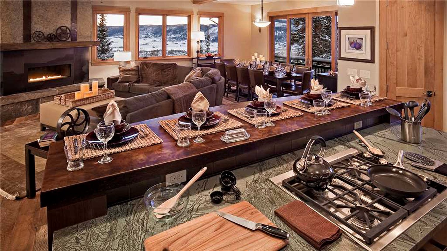 Stately 32-Person Vacation Rental for a Ski Retreat in Steamboat Springs, Colorado