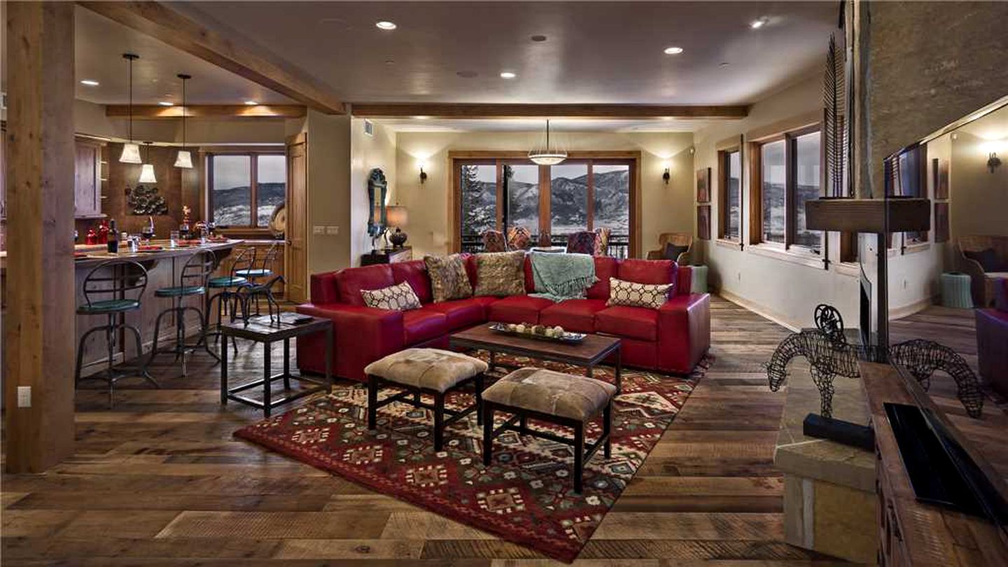 Stately 32-Person Vacation Rental for a Ski Retreat in Steamboat Springs, Colorado