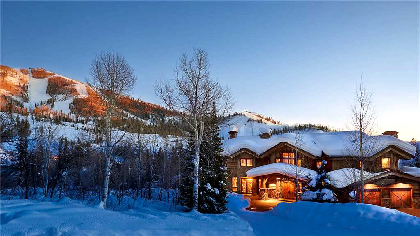 Luxury Mountain Getaway close to Skiing and City Attractions in Steamboat Springs, Colorado