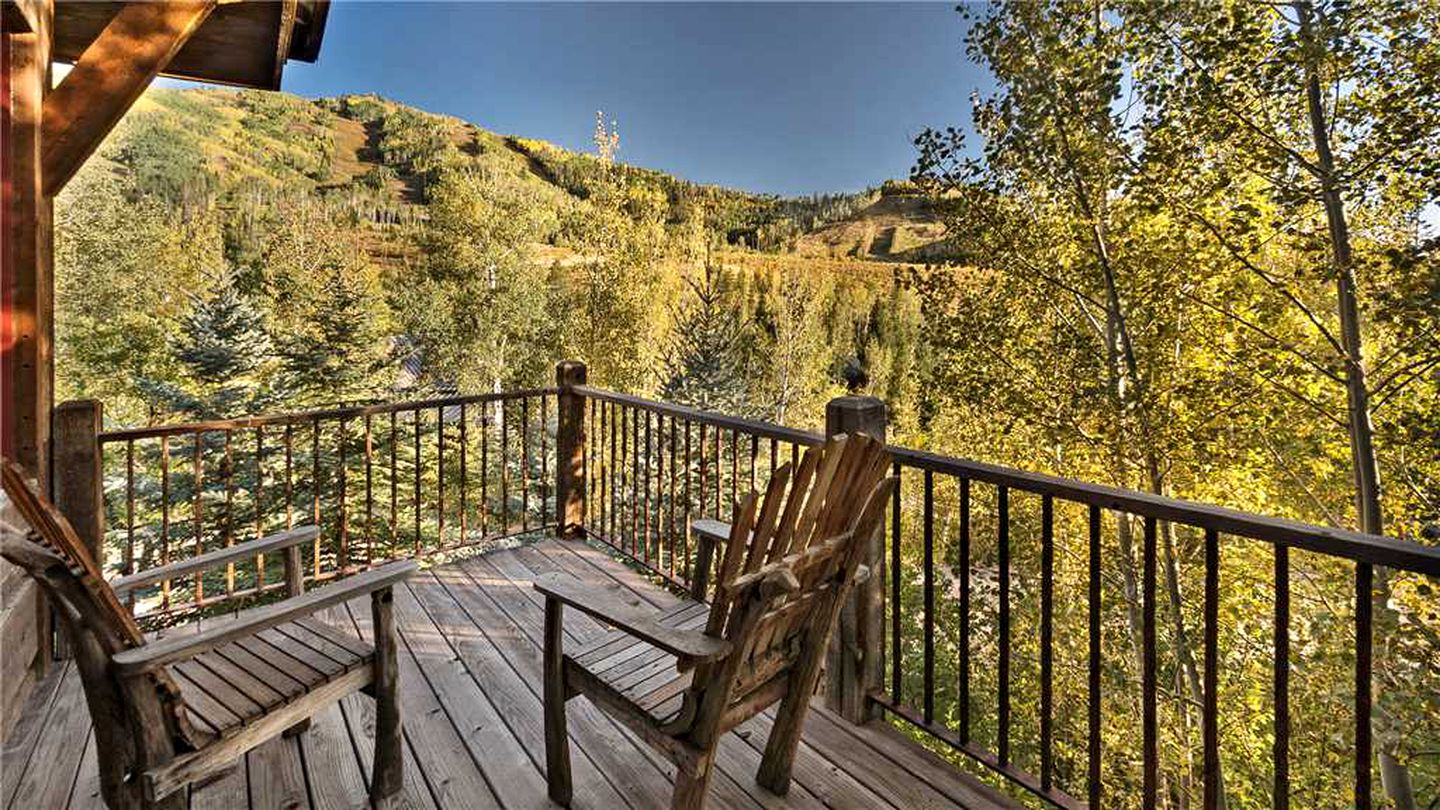 Luxury Mountain Getaway close to Skiing and City Attractions in Steamboat Springs, Colorado