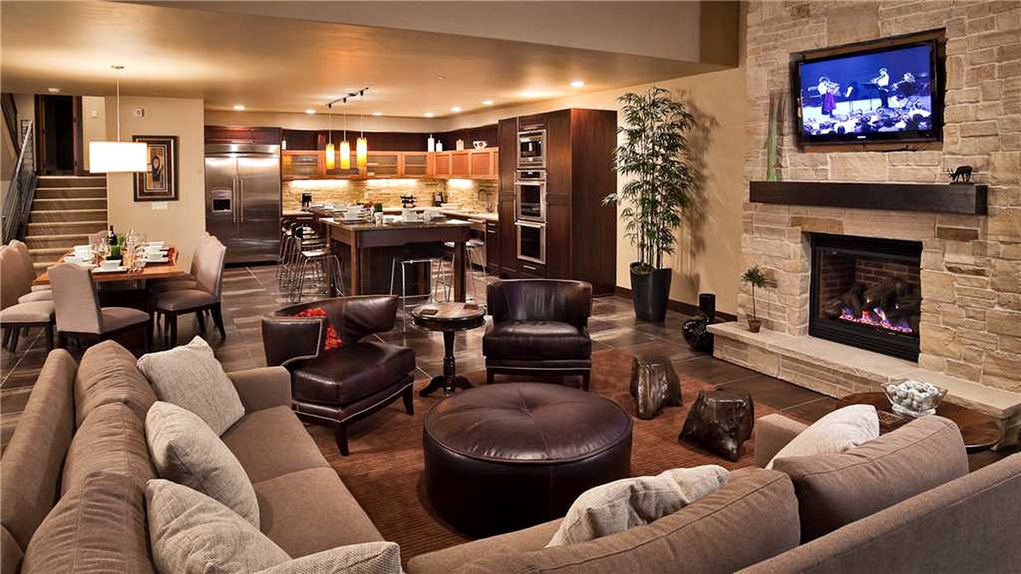 Cozy Pet-Friendly Vacation Rental with a Private Hot Tub near Steamboat Ski Resort, Colorado