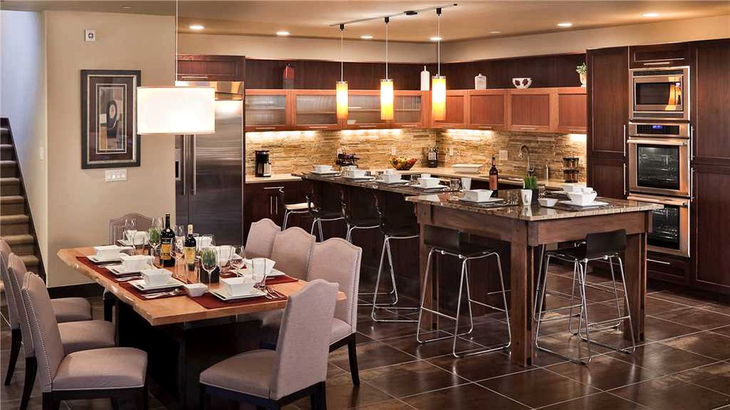 Cozy Pet-Friendly Vacation Rental with a Private Hot Tub near Steamboat Ski Resort, Colorado