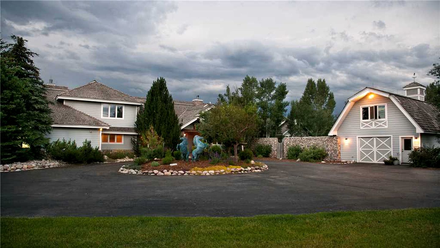 Extraordinary Vacation Rental with a Heated Pool in the Yampa Valley, Colorado