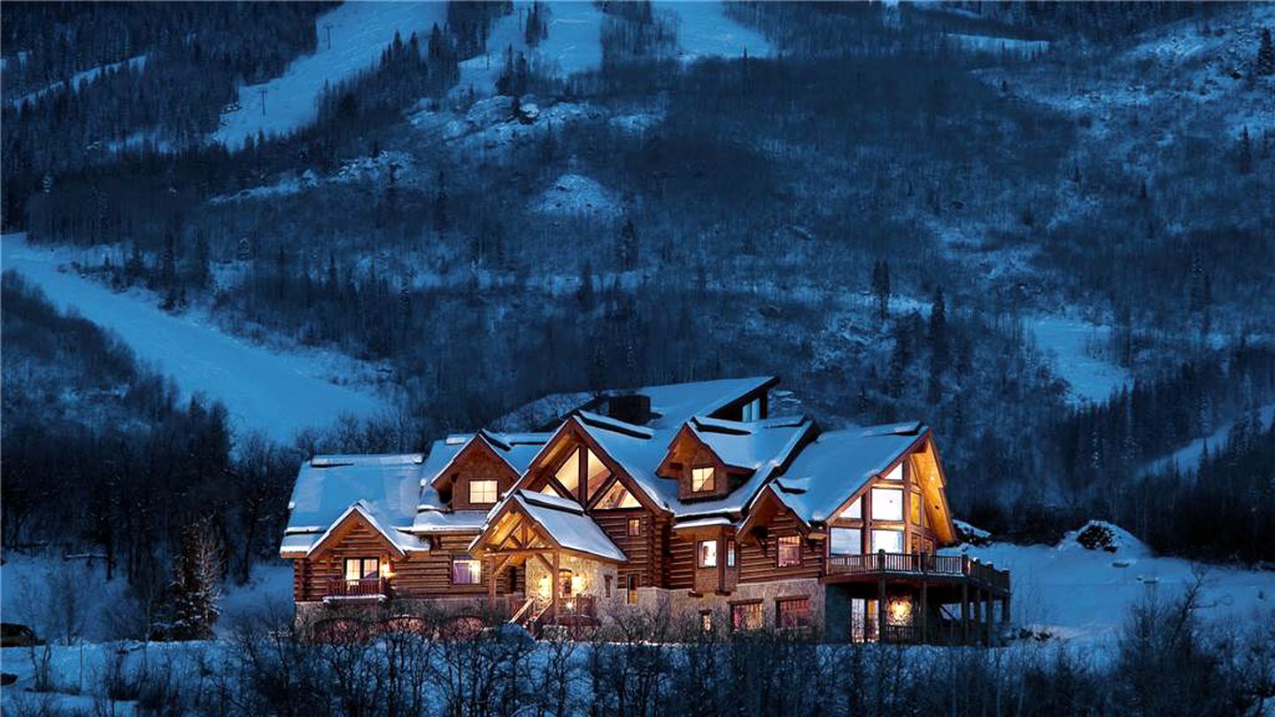 Deluxe Family-Friendly Getaway close to the Ski Slopes in Steamboat Springs, Colorado