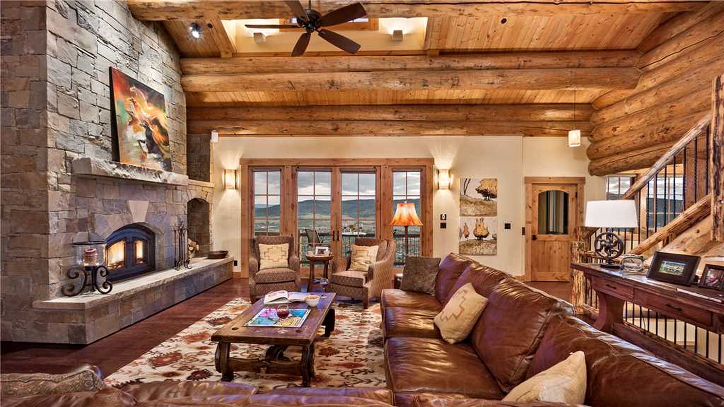 Rustic Vacation Rental with Exposed Log Beams near the Steamboat Ski Area, Colorado