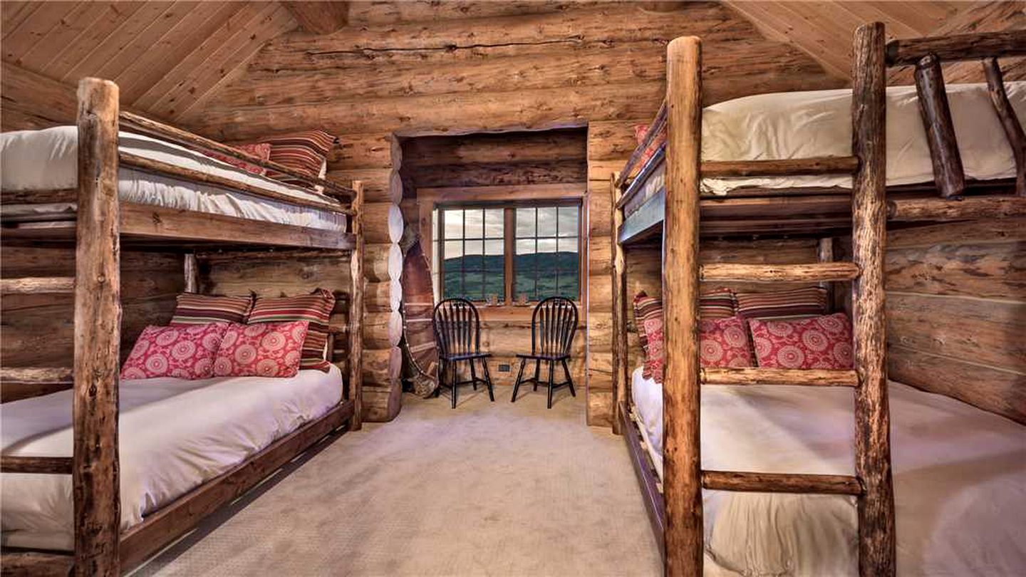 Rustic Vacation Rental with Exposed Log Beams near the Steamboat Ski Area, Colorado