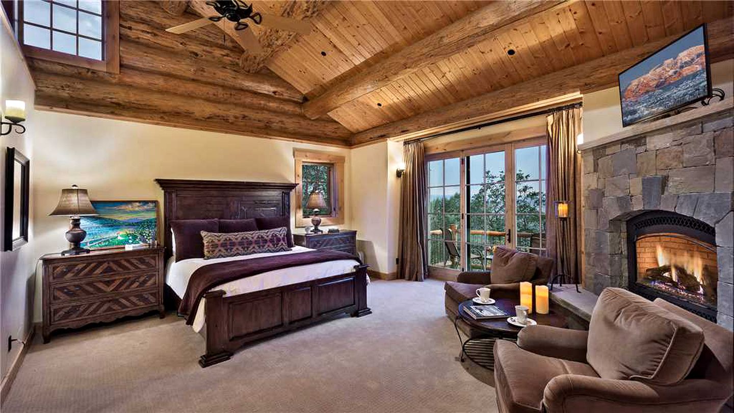 Stately Vacation Rental with Fireplaces and a Hot Tub near Steamboat Resort, Colorado