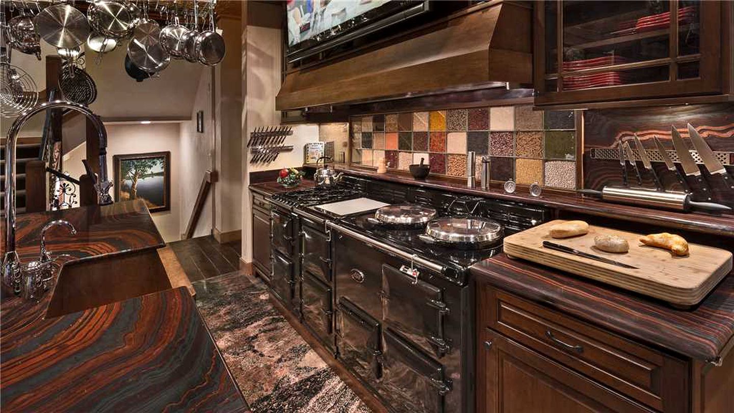 Luxury Vacation Rental with a Hot Tub and Indoor Climbing Wall in Steamboat Springs, Colorado