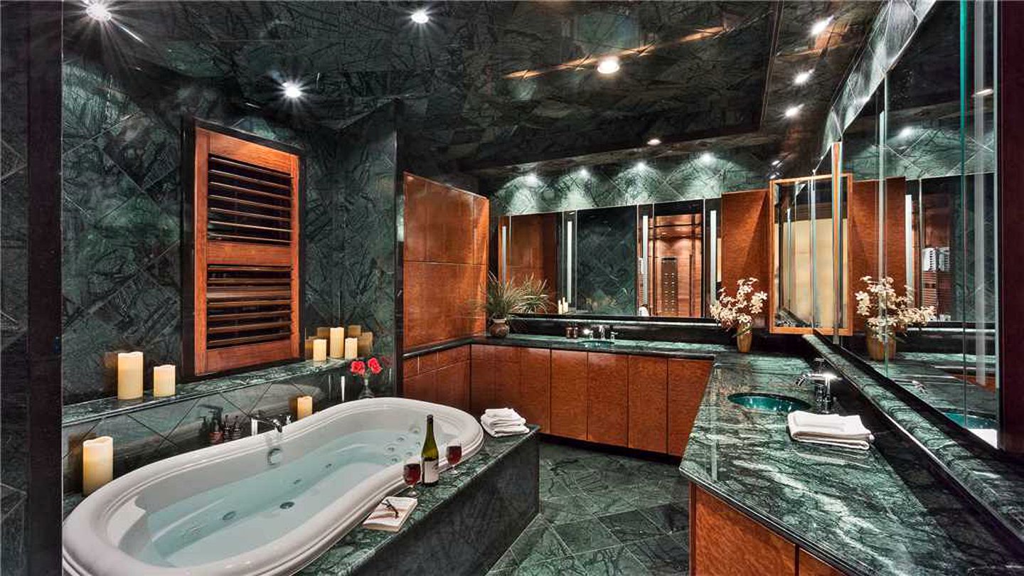 Luxury Vacation Rental with a Hot Tub and Indoor Climbing Wall in Steamboat Springs, Colorado