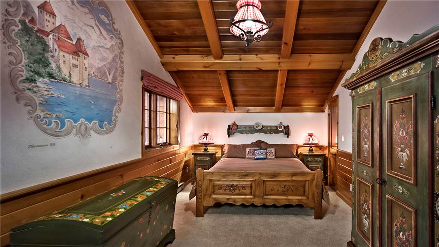 Luxury Cabin Rental with a Hot Tub and a Steam Room in Yampa Valley, Colorado