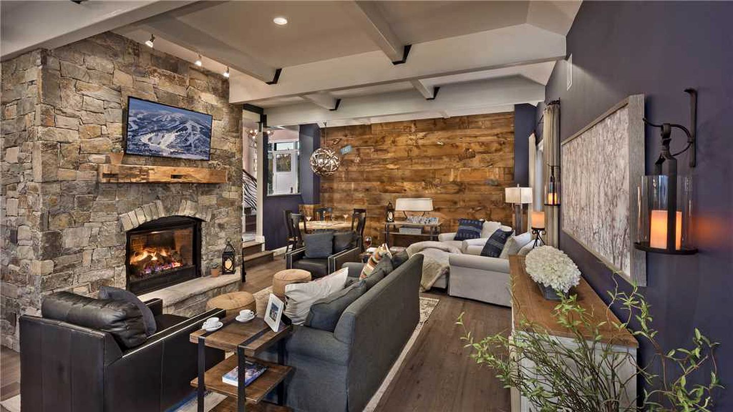 Spacious Vacation Rental for a Mountain Getaway near Fish Creek Falls, Colorado