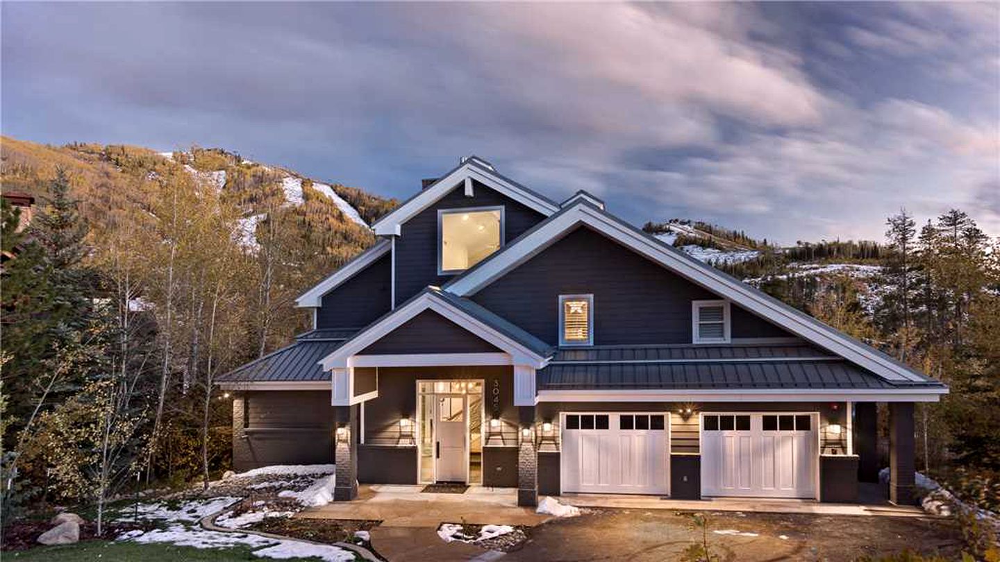 Spacious Vacation Rental for a Mountain Getaway near Fish Creek Falls, Colorado