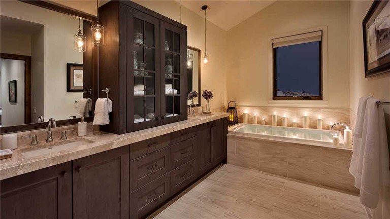 Cabins (Steamboat Springs, Colorado, United States)