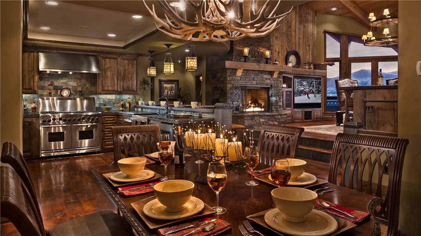 Charming Vacation Rental with a Hot Tub near Stagecoach Reservoir, Colorado