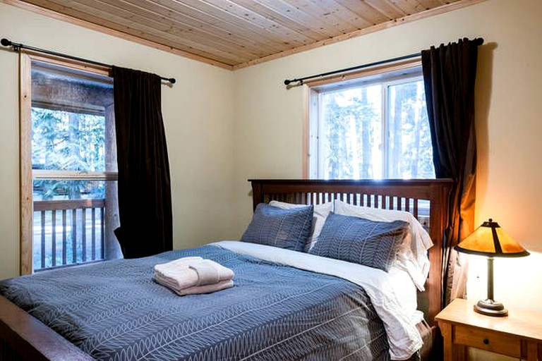 Cabins (Glacier, Washington, United States)