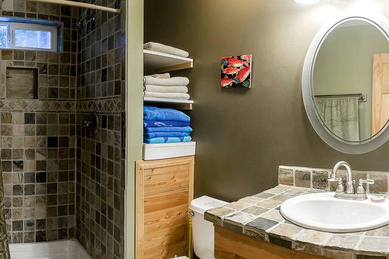 Cabins (Glacier, Washington, United States)