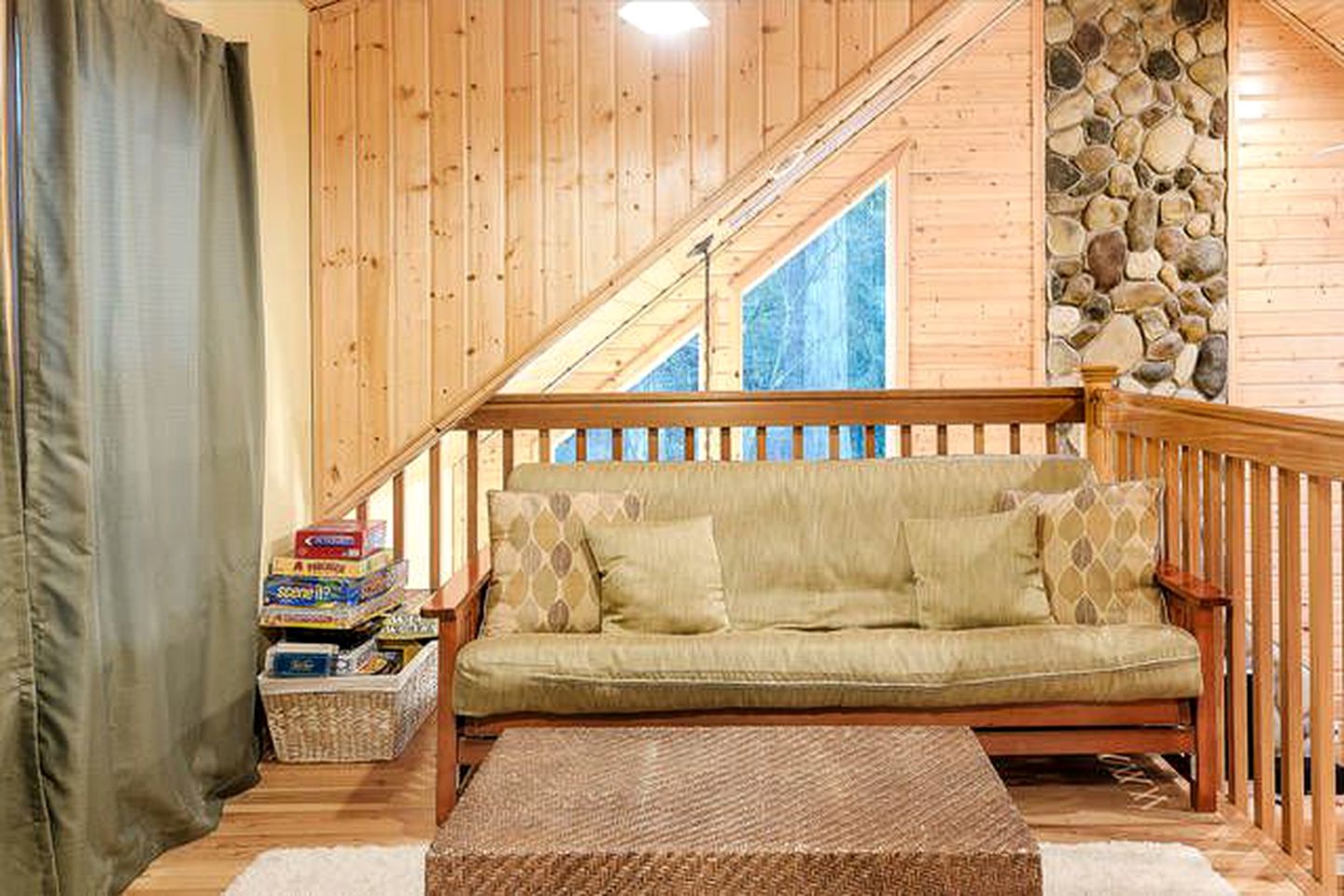 Stunning Luxury Cabin Rental for Seven with Private Hot Tub near Mount Baker