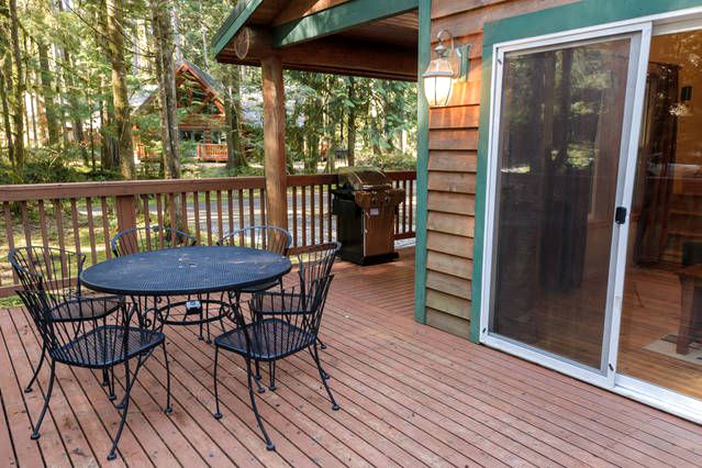 Stunning Luxury Cabin Rental for Seven with Private Hot Tub near Mount Baker