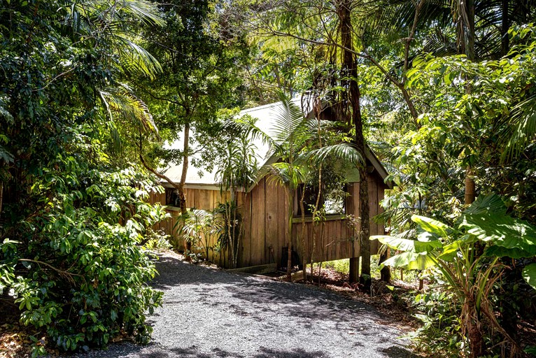 Cabins (Mount Glorious, Queensland, Australia)