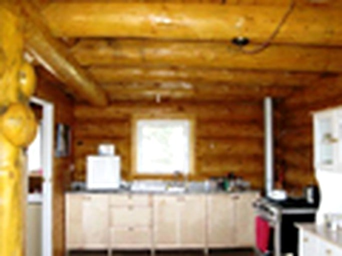 Log Cabins in Whitehorse: Rentals in Yukon, Canada