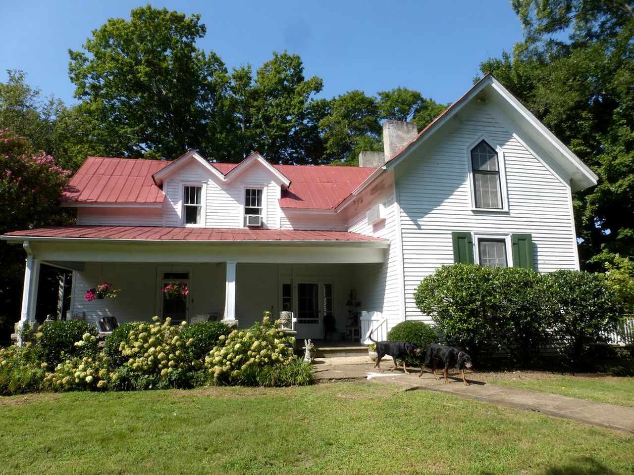 Cozy Cottage on a Working Farm near Fayetteville, Tennessee