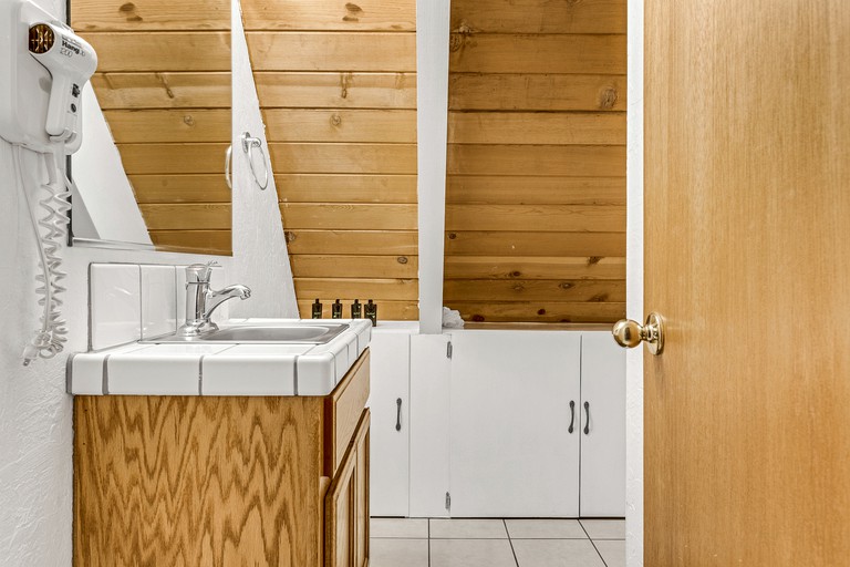 Cabins (United States of America, Bear Valley, California)