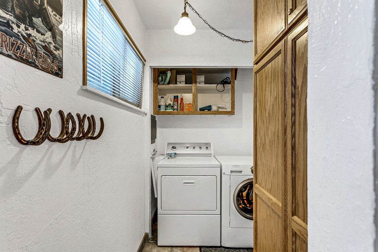 Cabins (United States of America, Bear Valley, California)